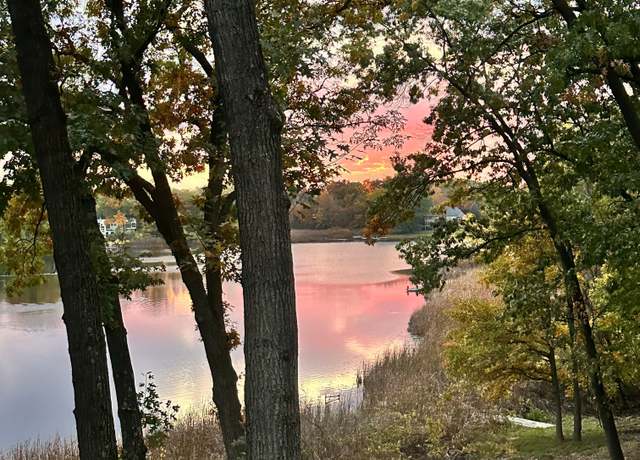 Property at 1723 Heron Ridge Dr, Bloomfield Hills, MI 48302