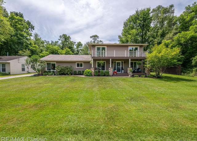 Property at 14049 Edgewater Dr, Gregory, MI 48137, 4 beds, 2.5 baths