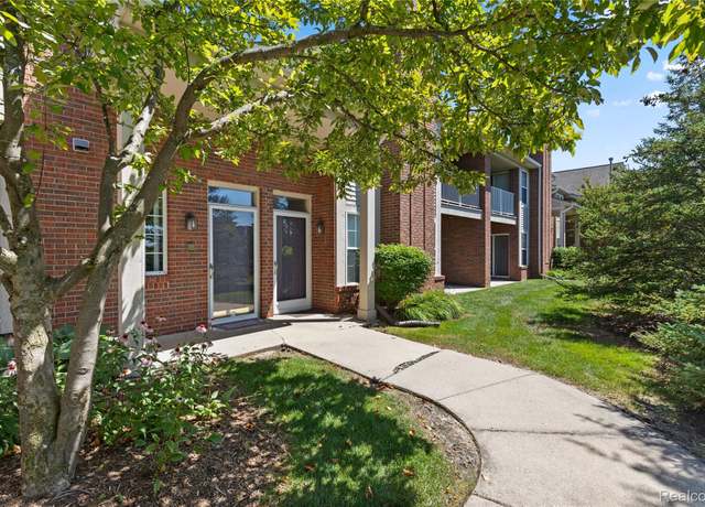 Property at 43165 Woodbridge Dr, Clinton Charter Township, MI 48038, 2 beds, 2 baths