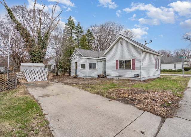 Property at 207 E Thomas St, Bay City, MI 48706, 2 beds, 1 bath