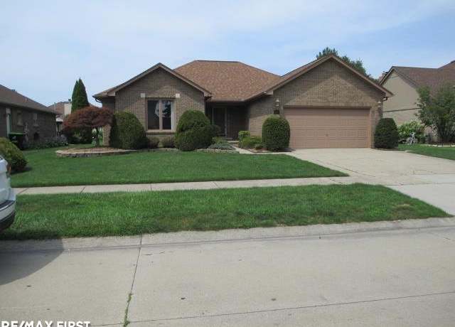 Property at 53295 Springhill Meadows Dr, Macomb, MI 48042, 3 beds, 3 baths