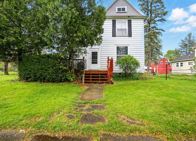 Property at 505 E Grand St, Hastings, MI 49058, 3 beds, 2 baths