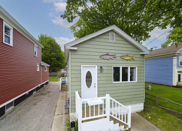 Property at 513 1st St, Manistee, MI 49660, 1 bed, 1 bath