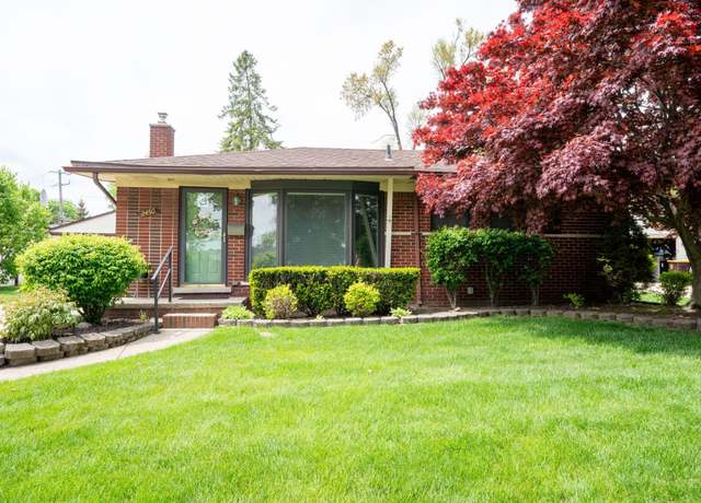 Property at 2450 Sherwood St, Trenton, MI 48183, 3 beds, 1.5 baths
