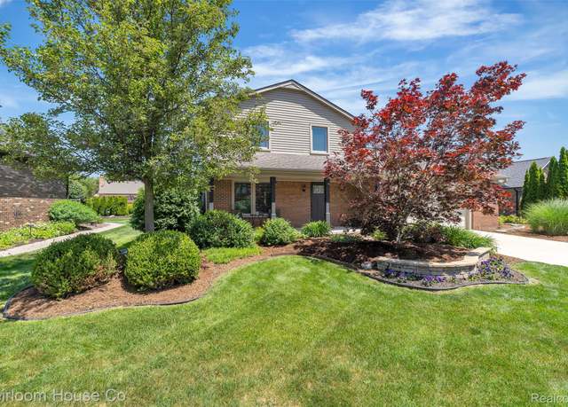 Property at 36042 Howell Ave, Livonia, MI 48154, 3 beds, 3 baths