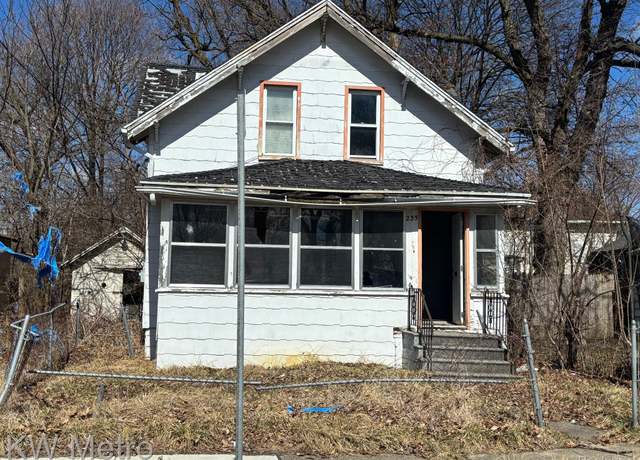 Property at 235 Page St, Flint, MI 48505, 3 beds, 2 baths