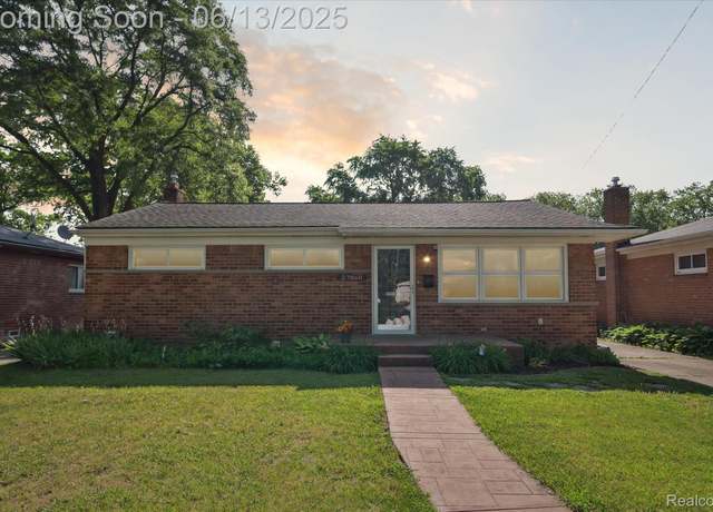 Property at 27860 Palmer Blvd, Madison Heights, MI 48071, 3 beds, 2 baths