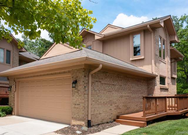 Property at 22140 River Ridge Trl, Farmington Hills, MI 48335, 2 beds, 3.5 baths