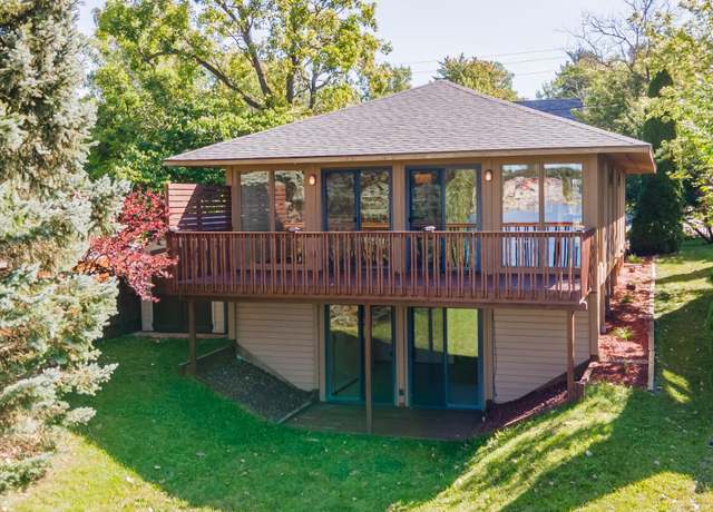 Property at 15404 Park Lake Rd, East Lansing, MI 48823, 2 beds, 2.5 baths