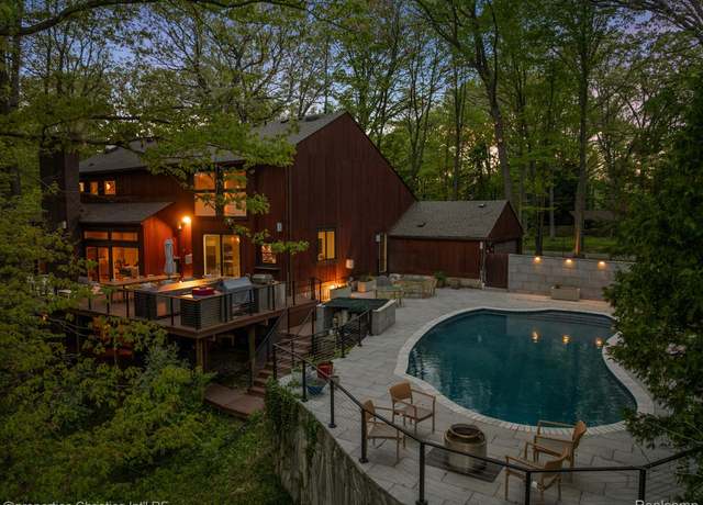 Property at 7371 Lindenmere Dr, Bloomfield Hills, MI 48301, 4 beds, 5.5 baths