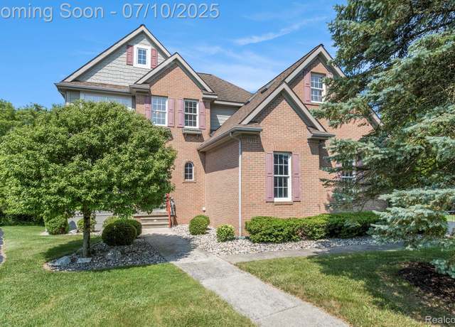Property at 6161 Golfside Ct, Grand Blanc, MI 48439, 4 beds, 3.5 baths