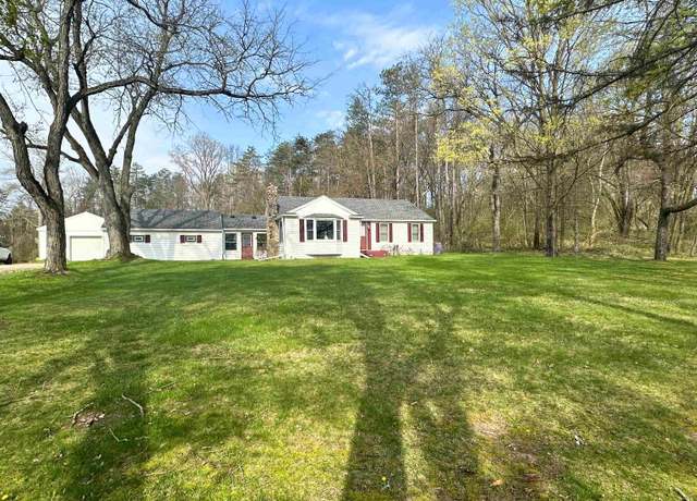 Property at 610 S Macomb St, Manchester, MI 48158, 3 beds, 1 bath