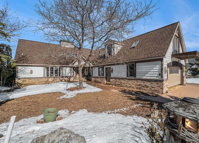 Property at 2700 N Lofgren Shore Dr, Cheboygan, MI 49721, 4 beds, 3 baths