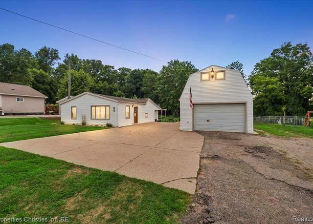 Property at 87 N Roslyn Rd, Waterford, MI 48328, 3 beds, 2 baths