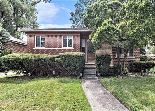 Property at 21340 Kenosha St, Oak Park, MI 48237, 3 beds, 2 baths