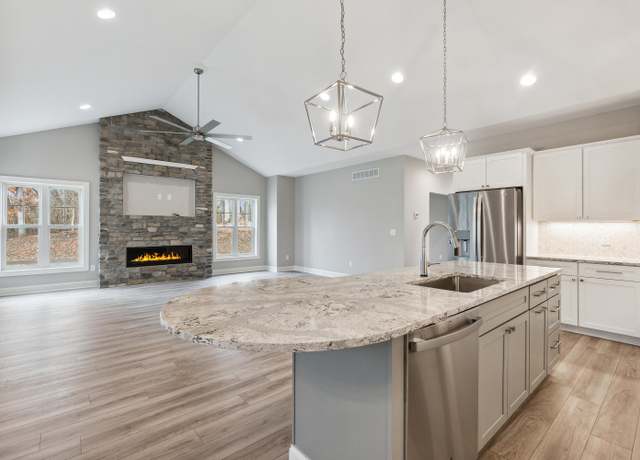 Property at 1140 Lochaven Cir Unit 10B, Hillsdale, MI 49242, 2 beds, 2 baths