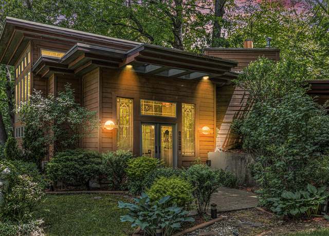 Property at 6888 Ann Arbor Rd, Jackson, MI 49201, 3 beds, 2 baths