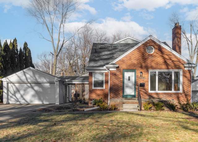 Property at 1810 Hawthorne Rd, Grosse Pointe Woods, MI 48236, 3 beds, 2 baths