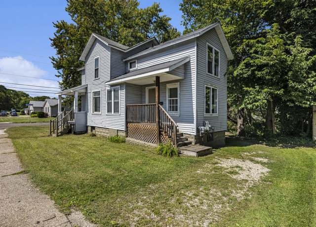 Property at 824 W Paterson St, Kalamazoo, MI 49007, 3 beds, 2 baths