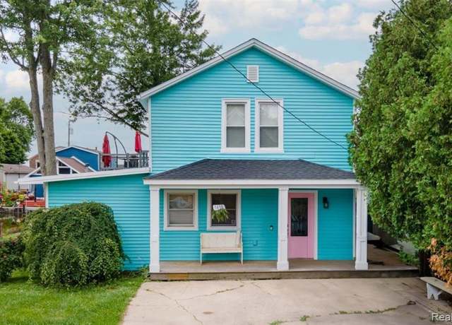 Property at 1430 Rossdale Dr, Waterford, MI 48328, 3 beds, 2 baths