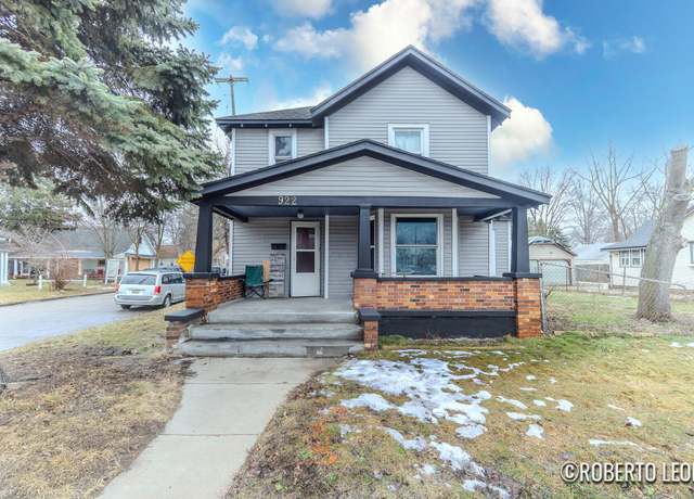 Property at 922 Burton St SW, Wyoming, MI 49509, 5 beds, 1.5 baths