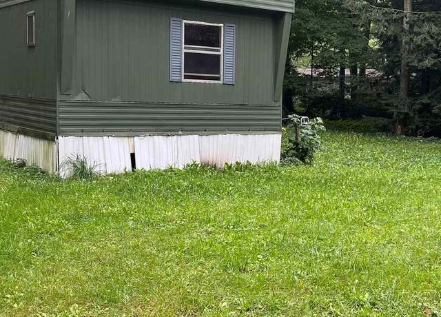 Property at 1859 Orange Grove Ave, Gaylord, MI 49735, 3 beds, 1.5 baths