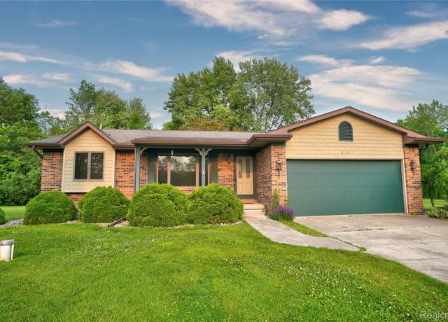 Property at 6247 King Arthur Ct, Swartz Creek, MI 48473, 3 beds, 2 baths
