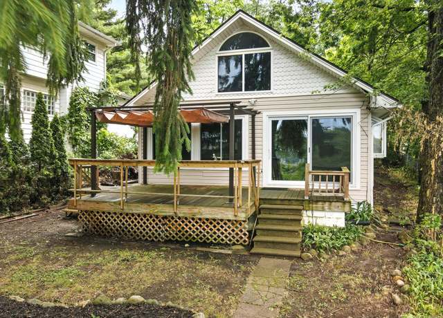 Property at 481 Heights Rd, Lake Orion, MI 48362, 2 beds, 1 bath
