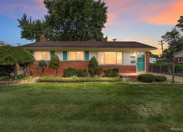 Property at 32136 Lyndon St, Livonia, MI 48154, 3 beds, 2.5 baths