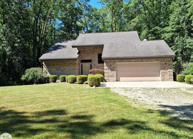 Property at 5746 Roberts Rd, Cottrellville, MI 48039, 3 beds, 2.5 baths