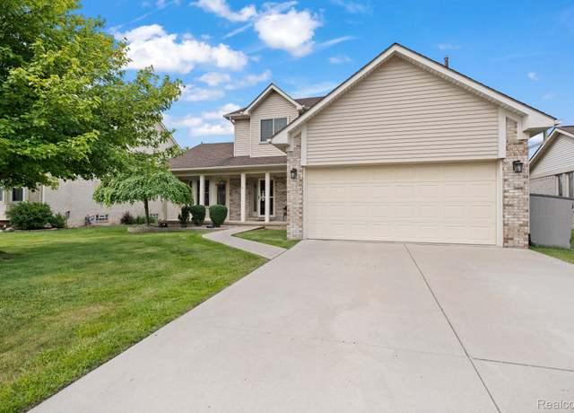 Property at 24462 Christian Dr, Flat Rock, MI 48134, 3 beds, 3.5 baths