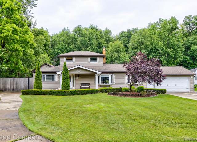 Property at 50210 Cedargrove Rd, Shelby Twp, MI 48317, 4 beds, 3 baths