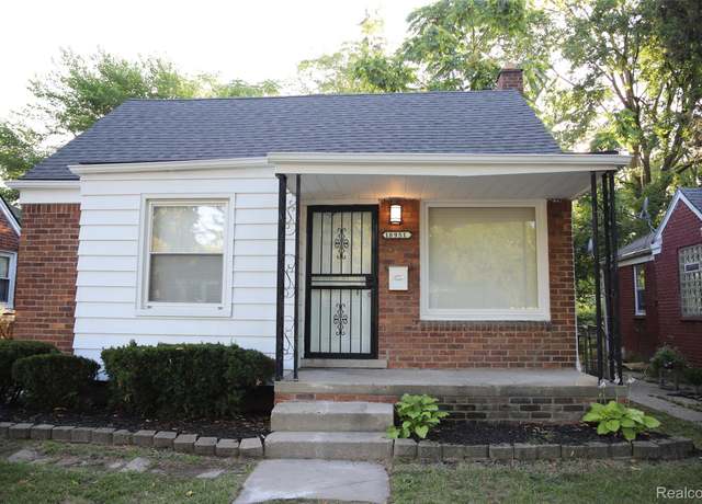 Property at 18951 Edinborough Rd, Detroit, MI 48219, 3 beds, 1.5 baths