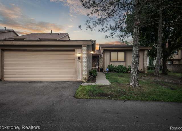 Property at 5195 Richard Run, West Bloomfield Charter Township, MI 48322, 2 beds, 2 baths