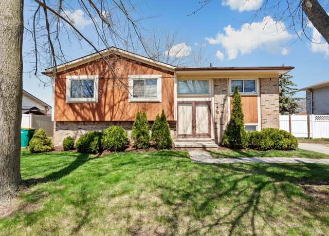 Property at 22236 Armstrong Ave, Brownstown, MI 48193, 3 beds, 1.5 baths