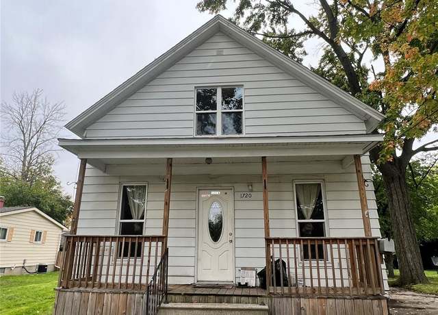 Property at 1720 N Oakley St, Saginaw, MI 48602, 4 beds, 1 bath