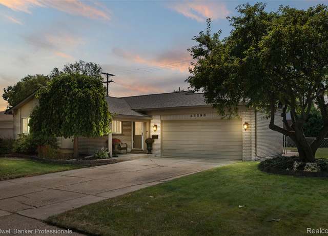 Property at 38393 Lyndon St, Livonia, MI 48154, 3 beds, 2.5 baths