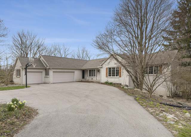 Property at 10159 E Rivershore Dr SE, Alto, MI 49302, 4 beds, 3.5 baths