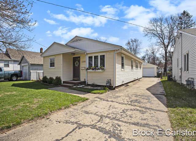 Property at 2240 Blodgett St, Muskegon, MI 49441, 3 beds, 1 bath