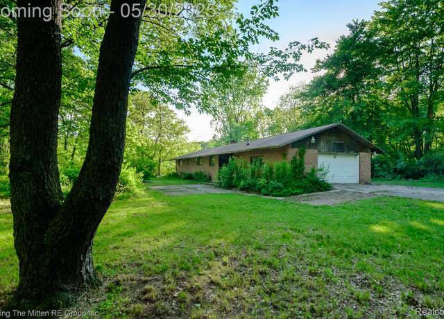 Property at 6621 Crane Rd, Ypsilanti, MI 48197, 3 beds, 2.5 baths