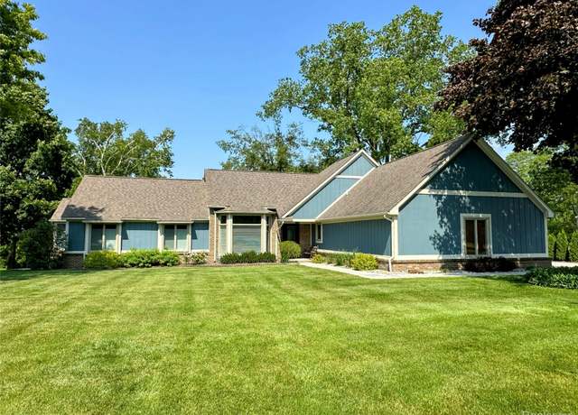 Property at 6771 Foxboro Ct, Brighton, MI 48116, 4 beds, 2.5 baths