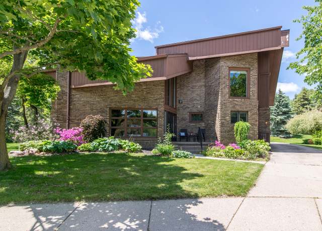 Property at 3007 Cedarbrook Rd, Ann Arbor, MI 48105, 5 beds, 3.5 baths