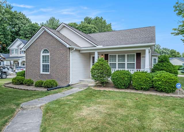 Property at 2304 Hickory Holw, Burton, MI 48519, 3 beds, 2 baths
