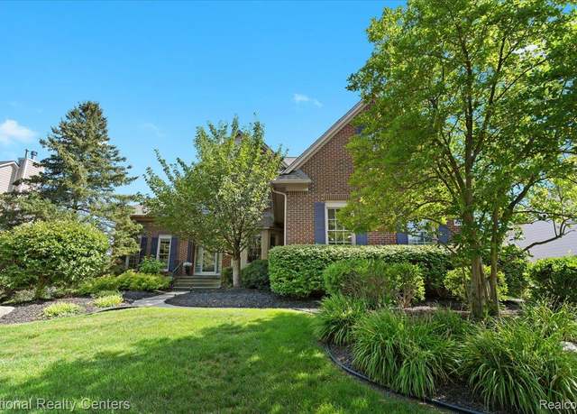 Property at 45822 Bristol Cir, Novi, MI 48377, 4 beds, 2.5 baths