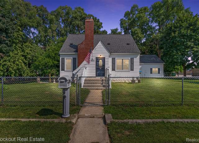 Property at 657 Monroe Ave, Mt Morris, MI 48458, 3 beds, 2 baths