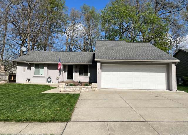 Property at 1041 Fairway Trails Dr, Brighton, MI 48116, 3 beds, 2 baths