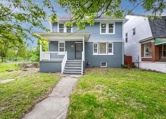 Property at 120 Woodland St, Detroit, MI 48202, 5 beds, 2.5 baths
