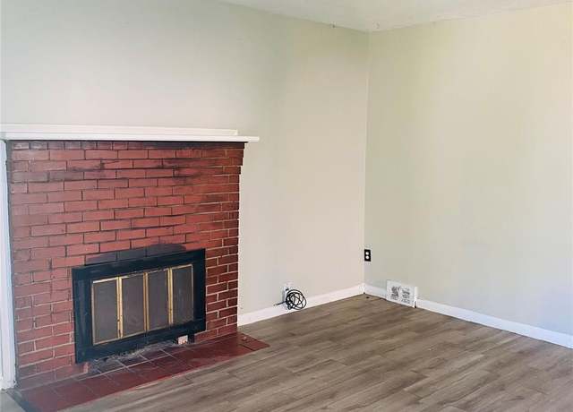 Property at 21890 Sharkey St, Clinton Township, MI 48035, 2 beds, 1 bath