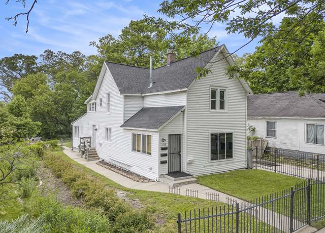 Property at 1188 Washington Ave, Muskegon, MI 49441, 3 beds, 3 baths