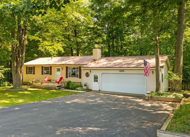 Property at 435 Lauri Wil Ln, East Bay Township, MI 49696, 3 beds, 2 baths